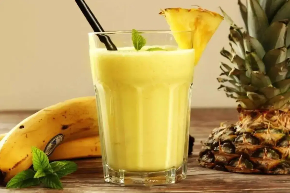 Suco de abacaxi com banana e hortelã 3 ingredientes e muito sabor Mistura Brasil